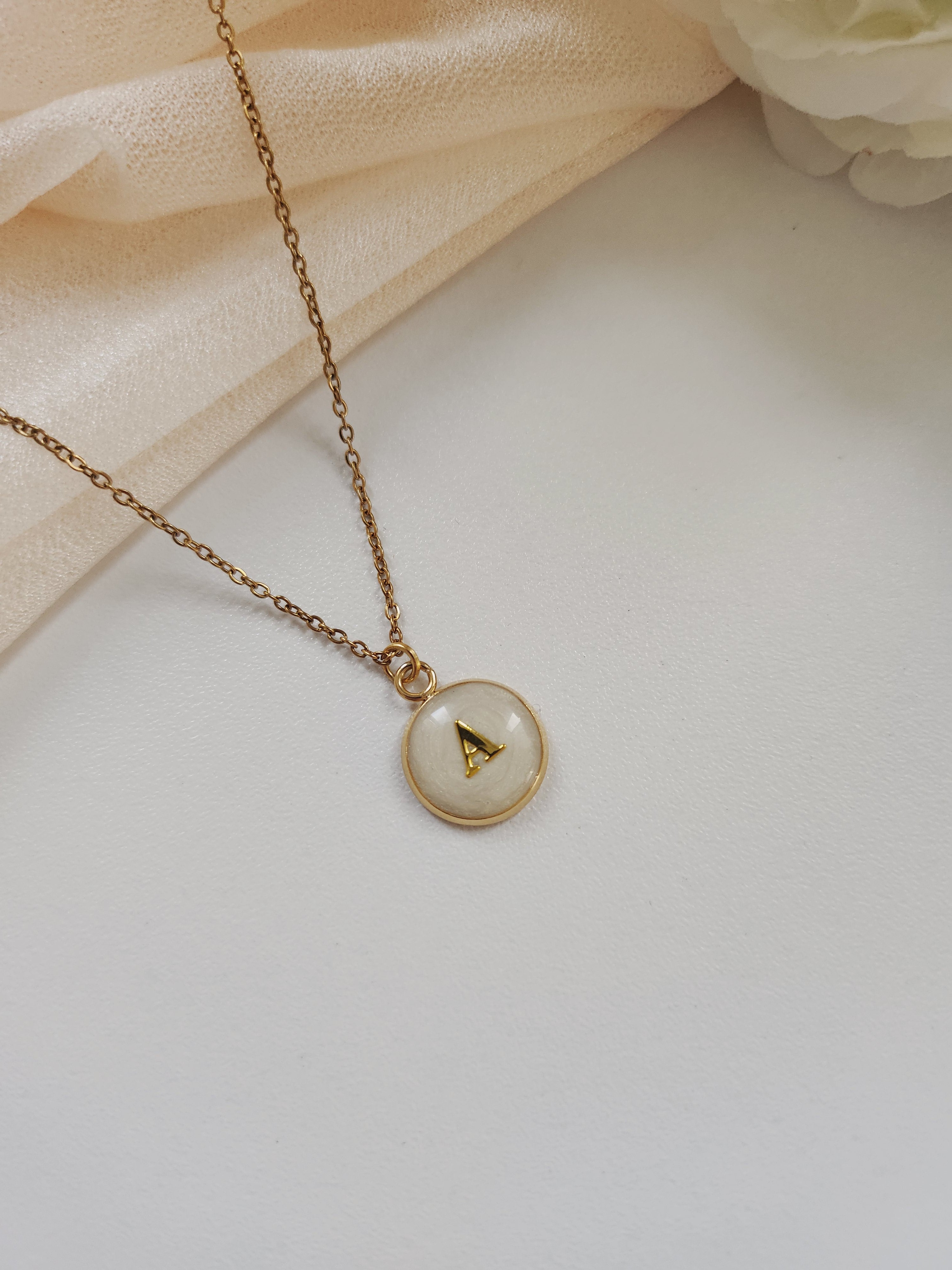 Collier initiale nacré (à personnalisé)