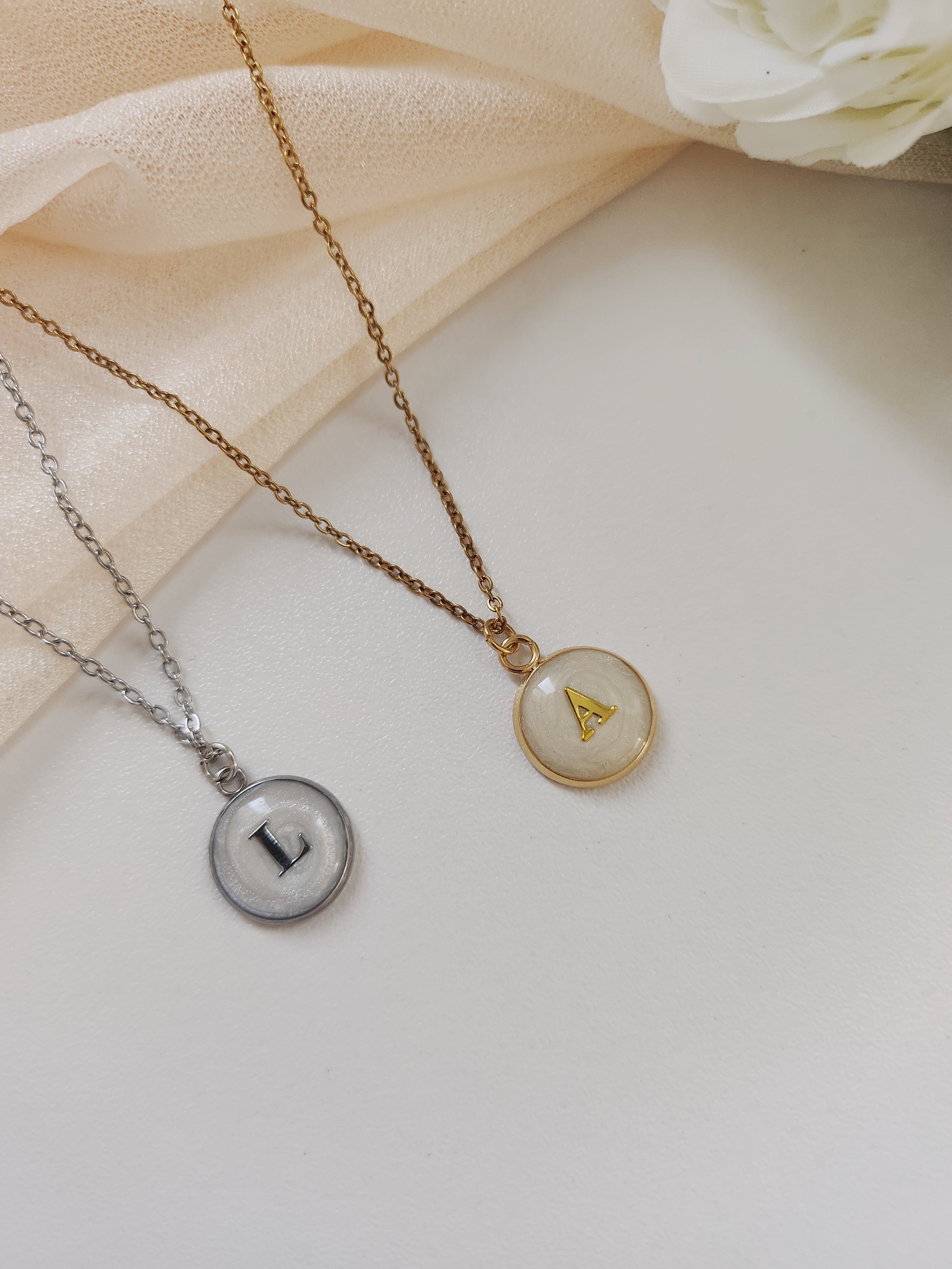 Collier initiale nacré (à personnalisé)