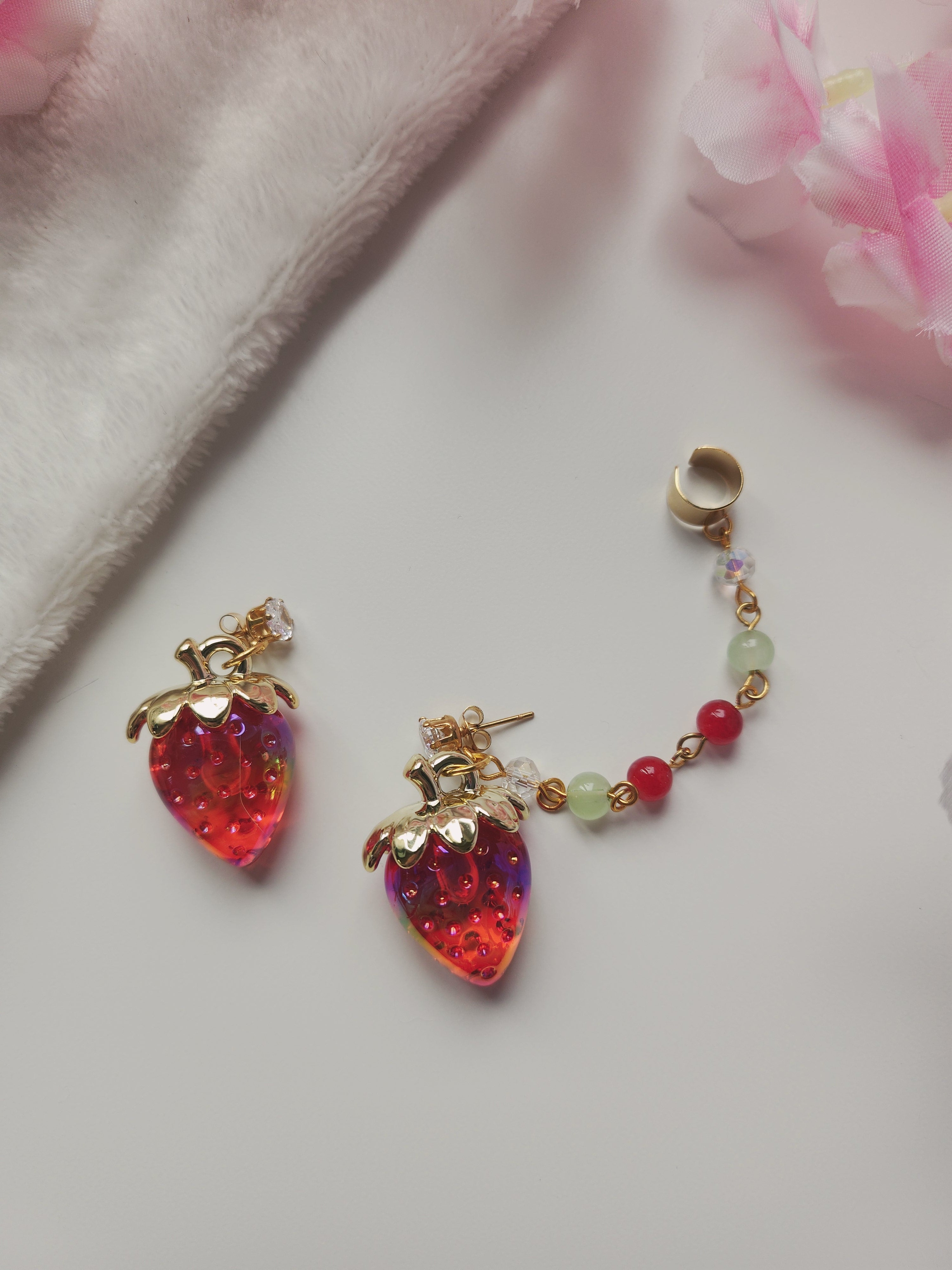 Boucle d'oreilles fraise et faux hélix - Rouge