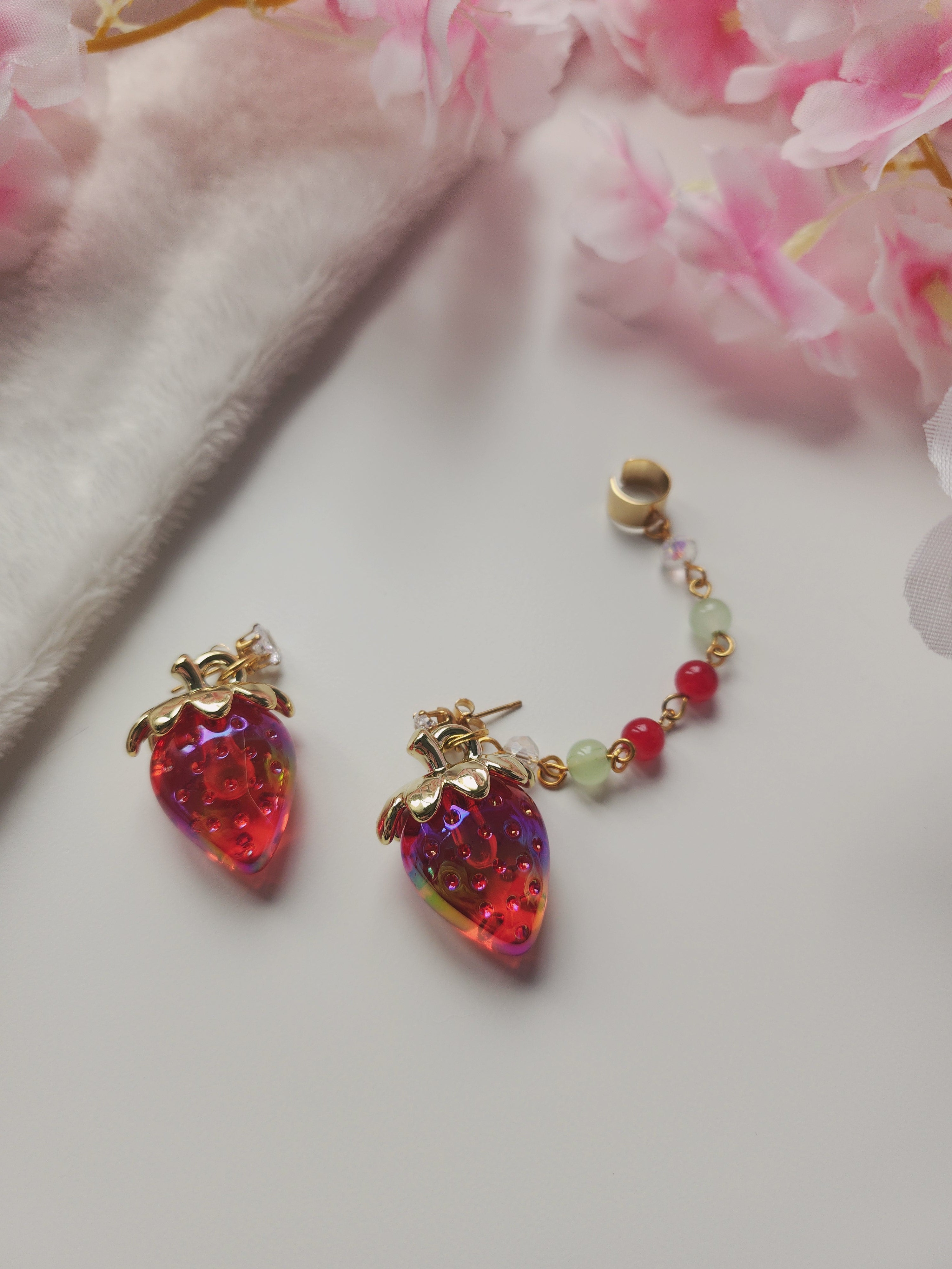Boucle d'oreilles fraise et faux hélix - Rouge