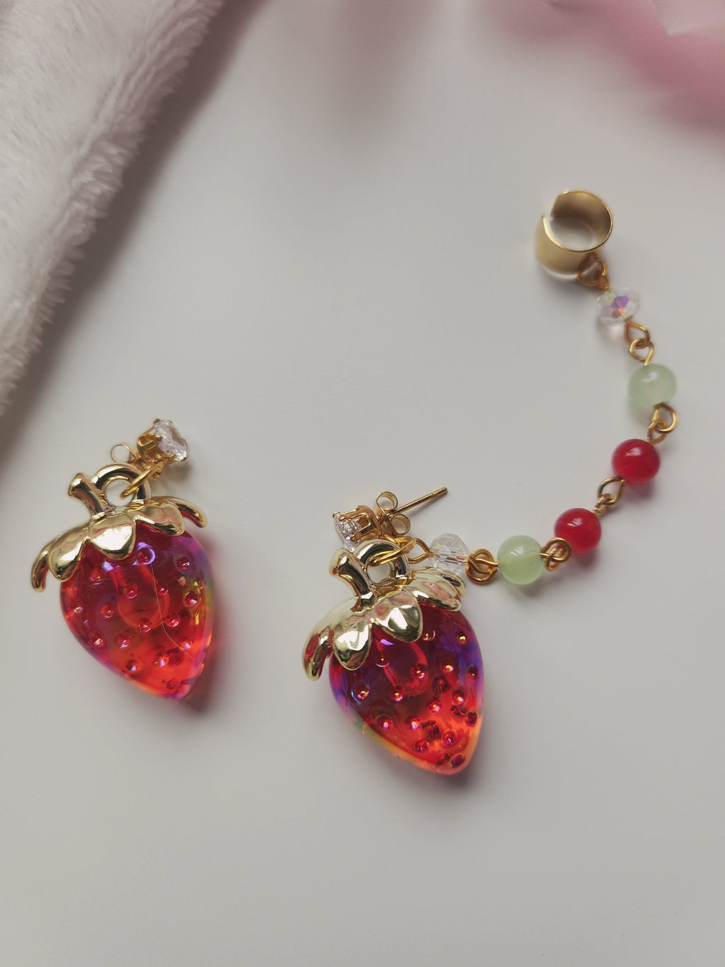 Boucle d'oreilles fraise et faux hélix - Rouge