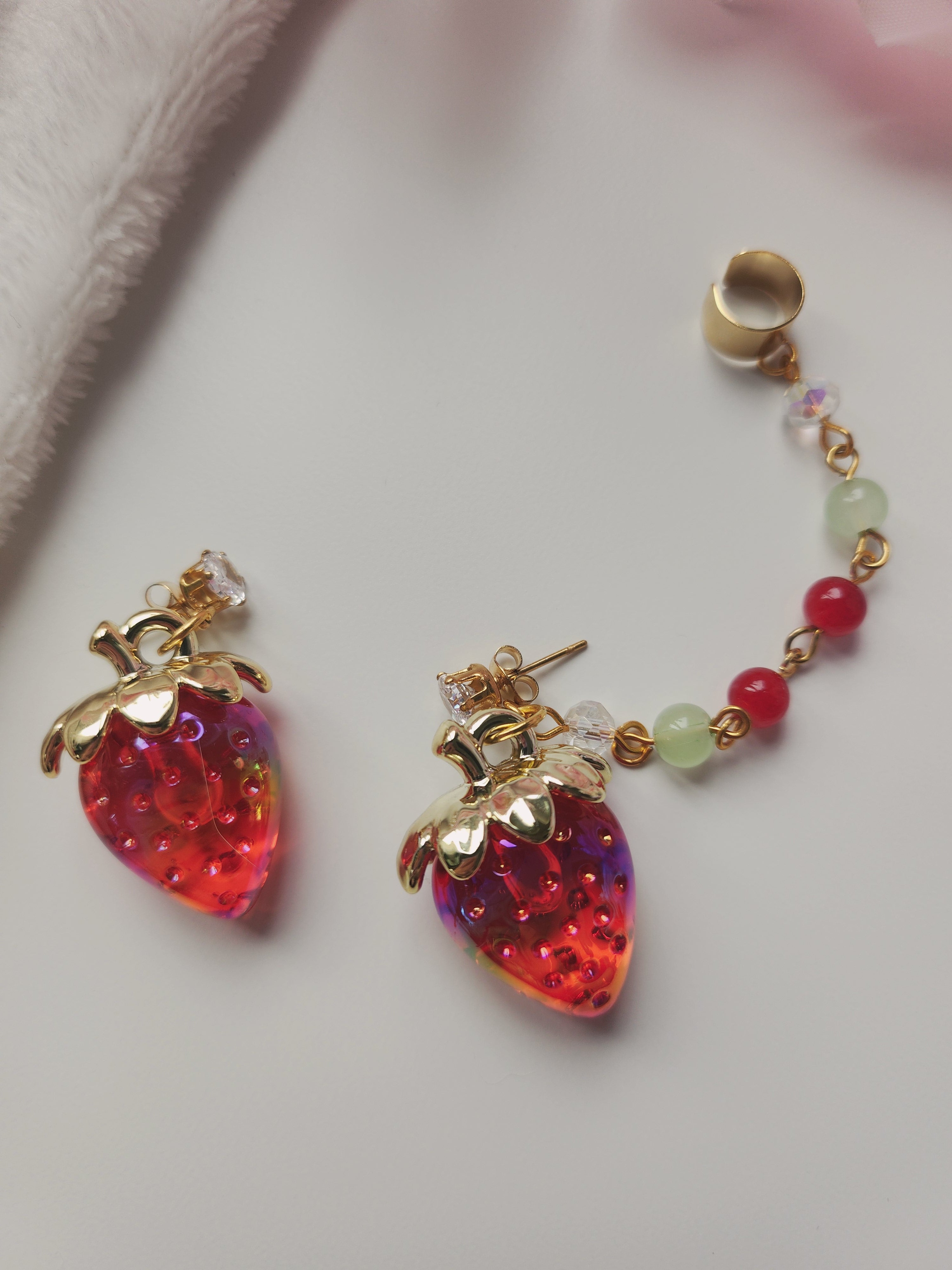 Boucle d'oreilles fraise et faux hélix - Rouge
