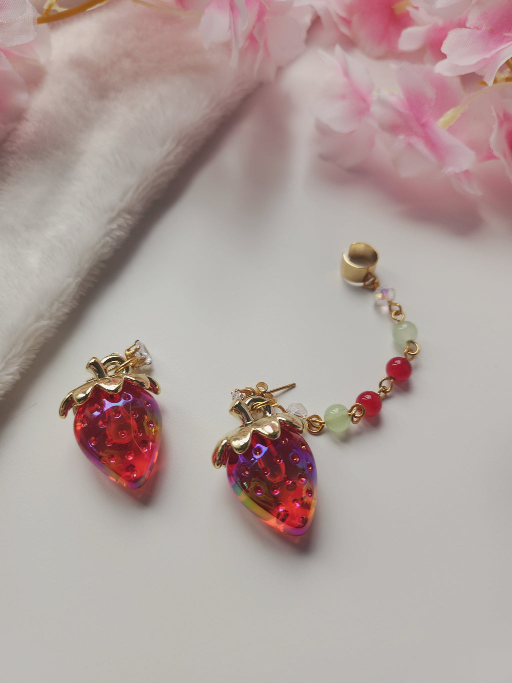 Boucle d'oreilles fraise et faux hélix - Rouge