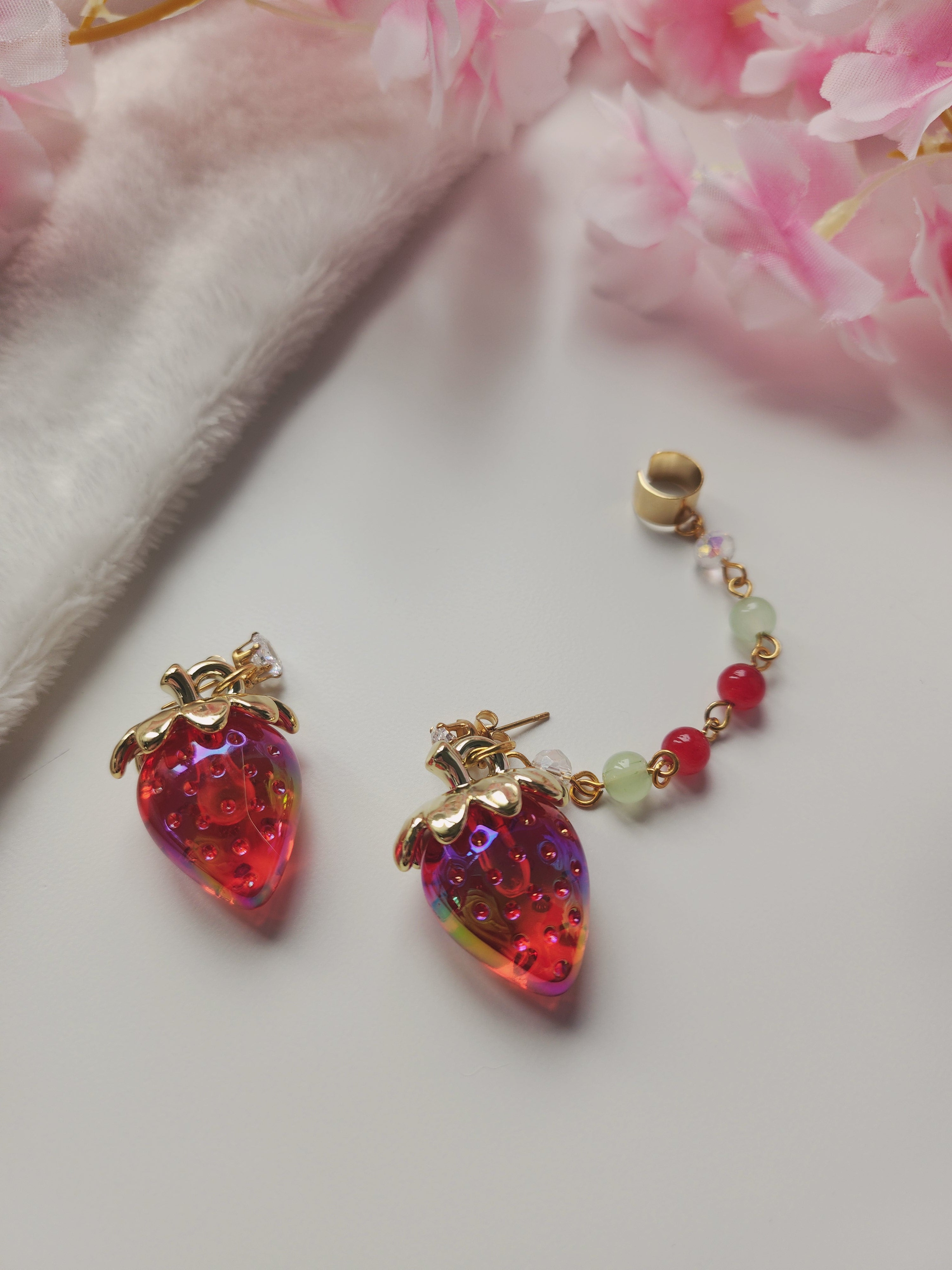 Boucle d'oreilles fraise et faux hélix - Rouge