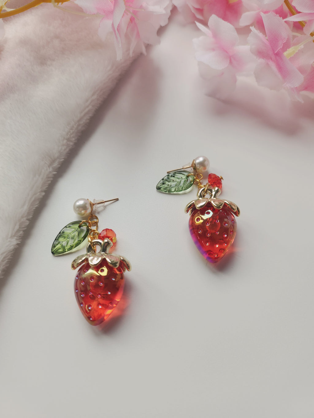 Boucle d'oreilles fraise - Rouge "perle"