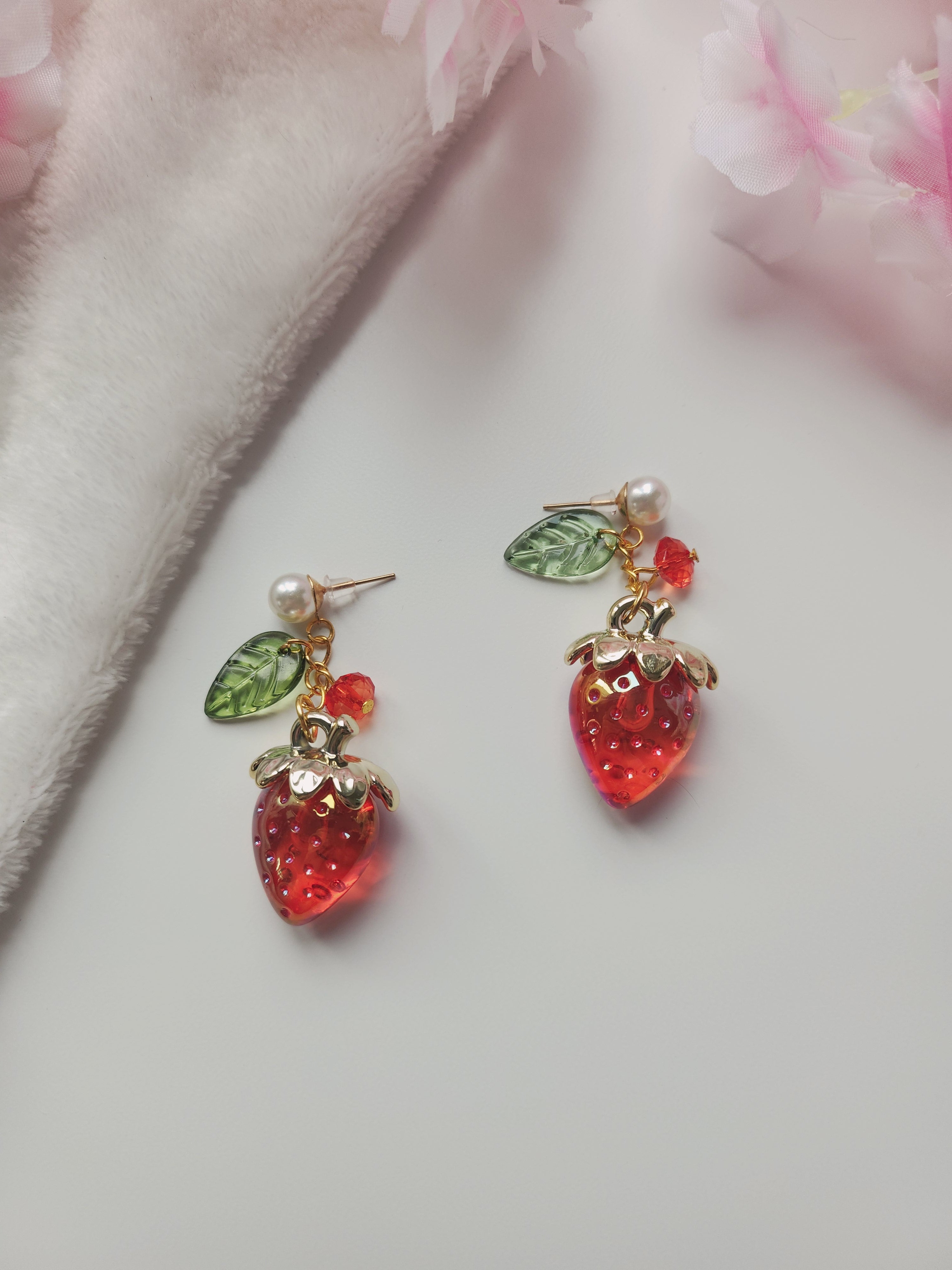 Boucle d'oreilles fraise - Rouge "perle"